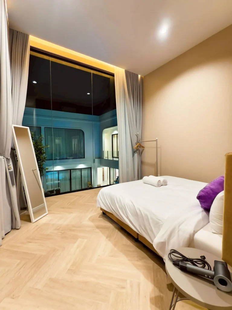 LINE_ALBUM_Celestia-8 beds , 12 baths_260711_49