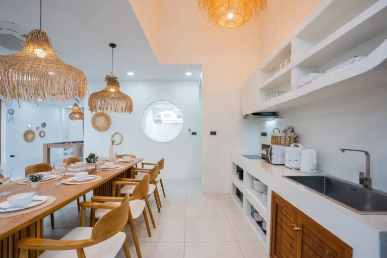 LINE_ALBUM_LYYA VILLA_260803_129