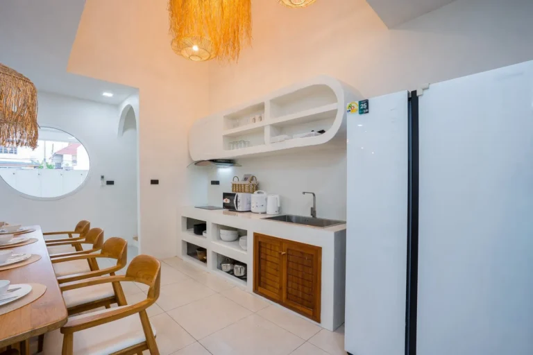 LINE_ALBUM_LYYA VILLA_260803_130
