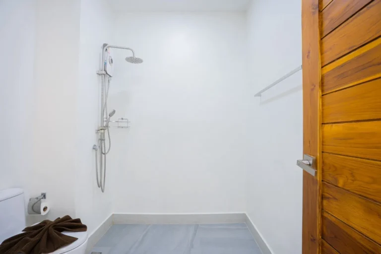 LINE_ALBUM_LYYA VILLA_260803_181