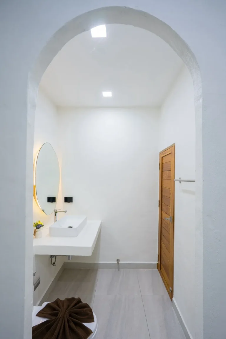 LINE_ALBUM_LYYA VILLA_260803_212