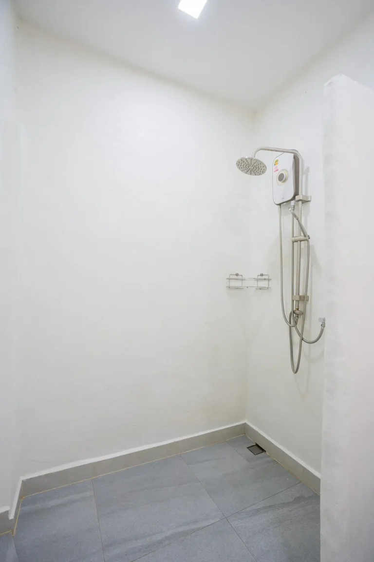 LINE_ALBUM_LYYA VILLA_260803_238