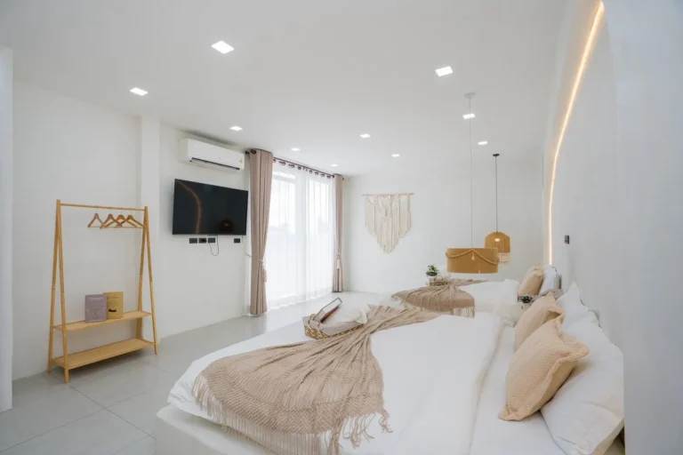 LINE_ALBUM_LYYA VILLA_260803_241