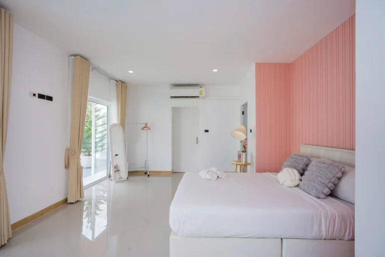 LINE_ALBUM_Labaris poolvilla_260928_154