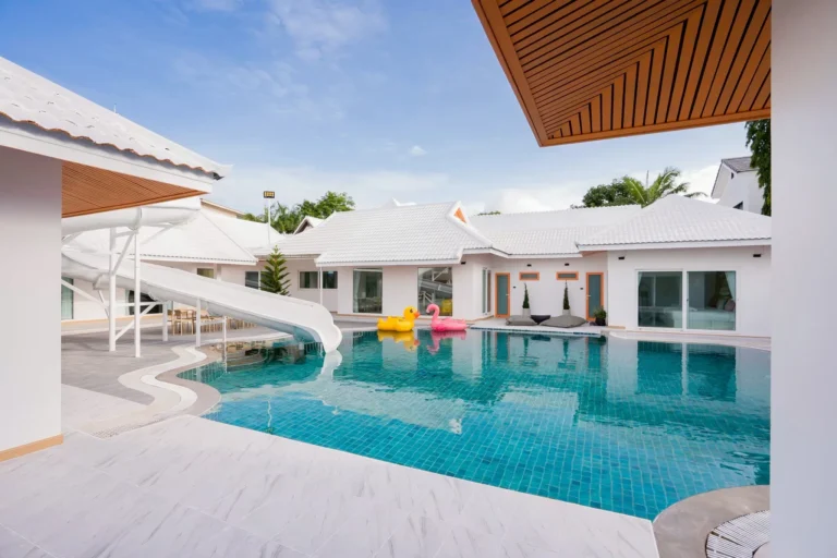 LINE_ALBUM_Labaris poolvilla_260928_17