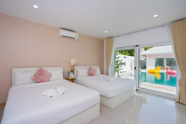 LINE_ALBUM_Labaris poolvilla_260928_175