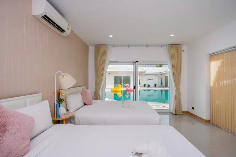 LINE_ALBUM_Labaris poolvilla_260928_176