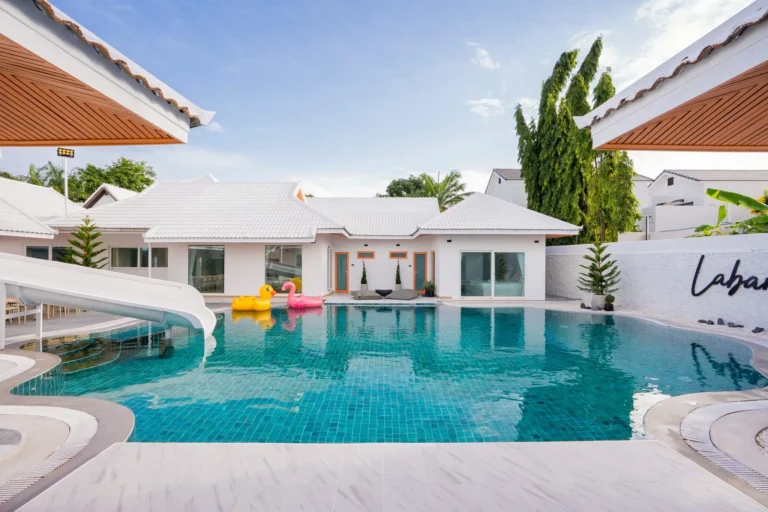 LINE_ALBUM_Labaris poolvilla_260928_18