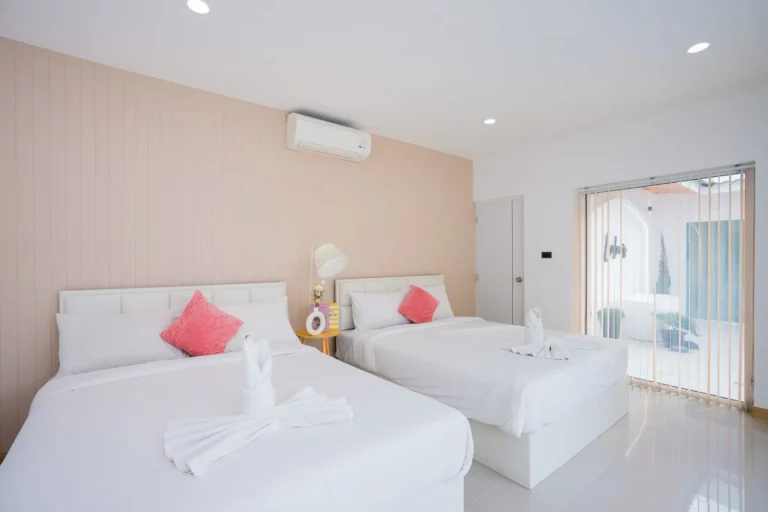 LINE_ALBUM_Labaris poolvilla_260928_185