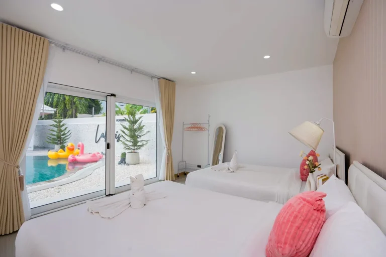 LINE_ALBUM_Labaris poolvilla_260928_188