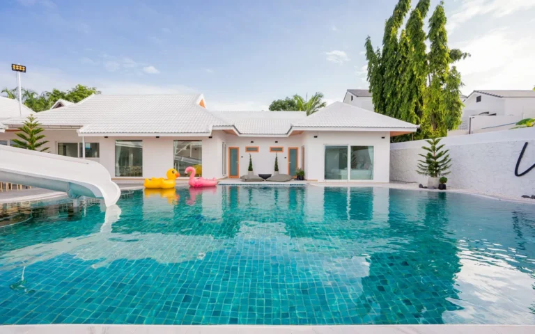 LINE_ALBUM_Labaris poolvilla_260928_19