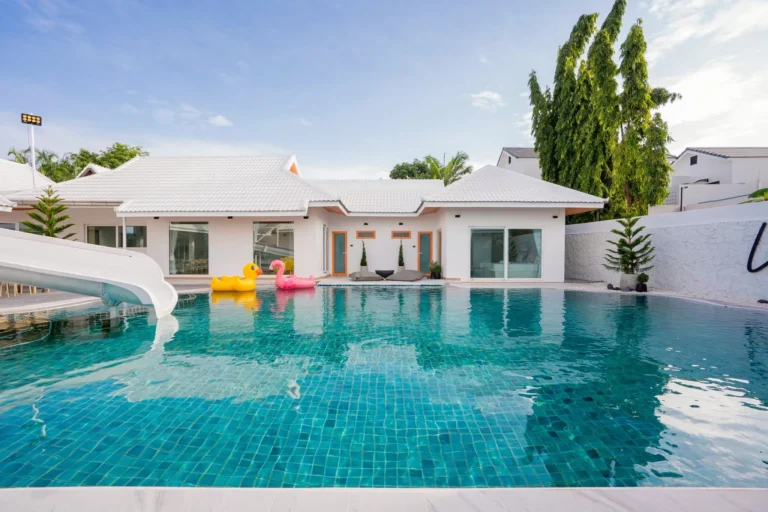 LINE_ALBUM_Labaris poolvilla_260928_20
