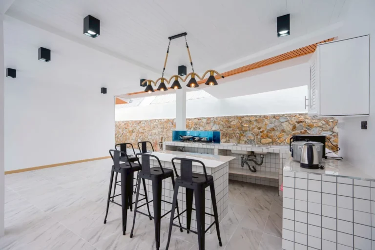 LINE_ALBUM_Labaris poolvilla_260928_214