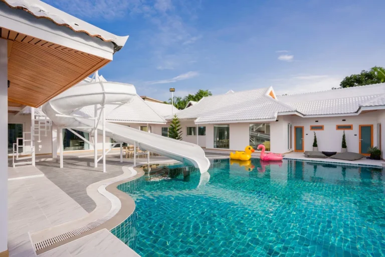 LINE_ALBUM_Labaris poolvilla_260928_3
