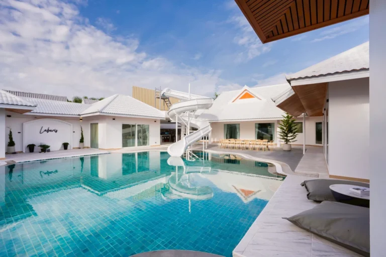 LINE_ALBUM_Labaris poolvilla_260928_33