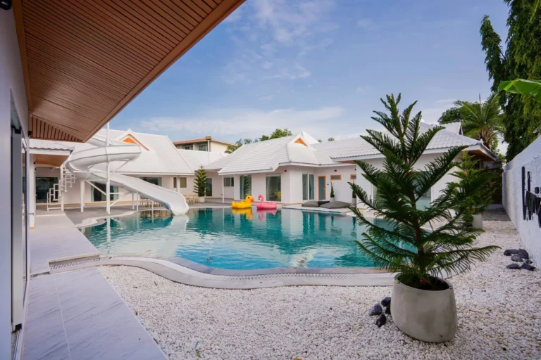 LINE_ALBUM_Labaris poolvilla_260928_9